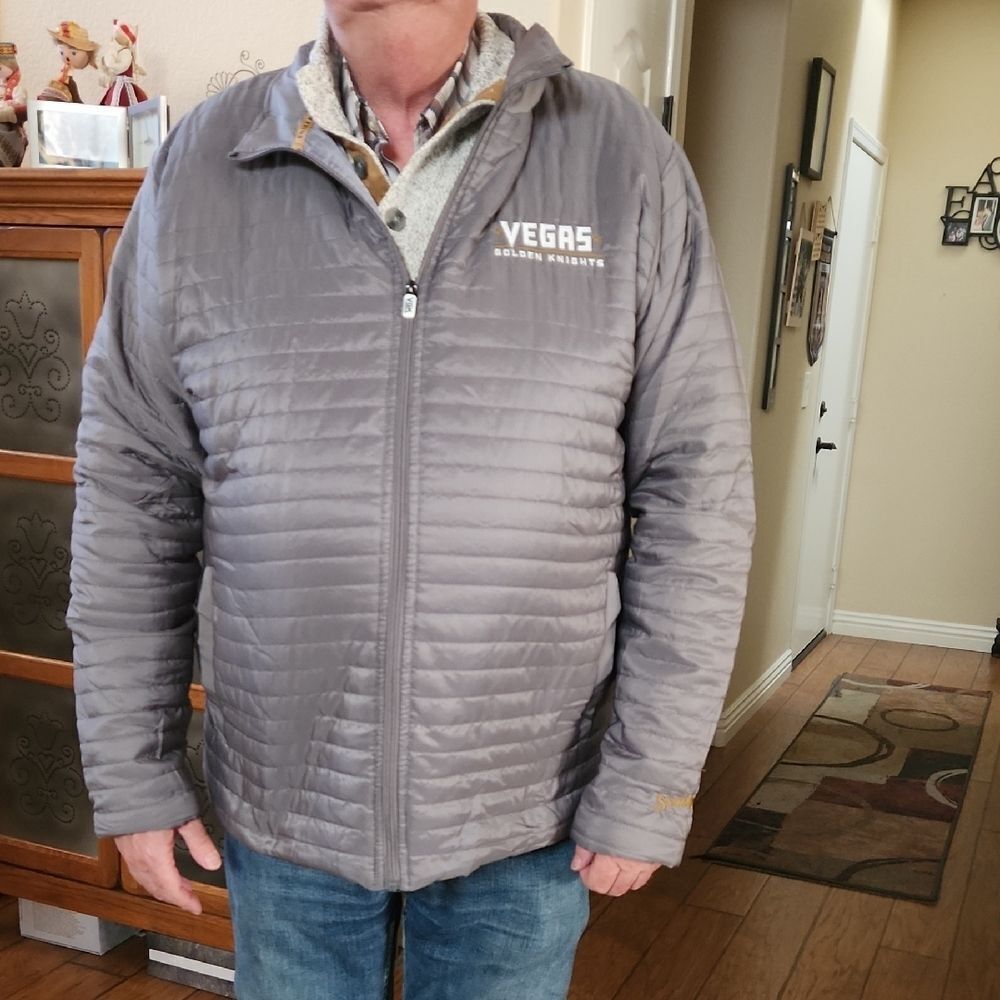 Light Gray Puffer Jacket with Quilted Design and Stand-Up Collar - Picture 2 of 5